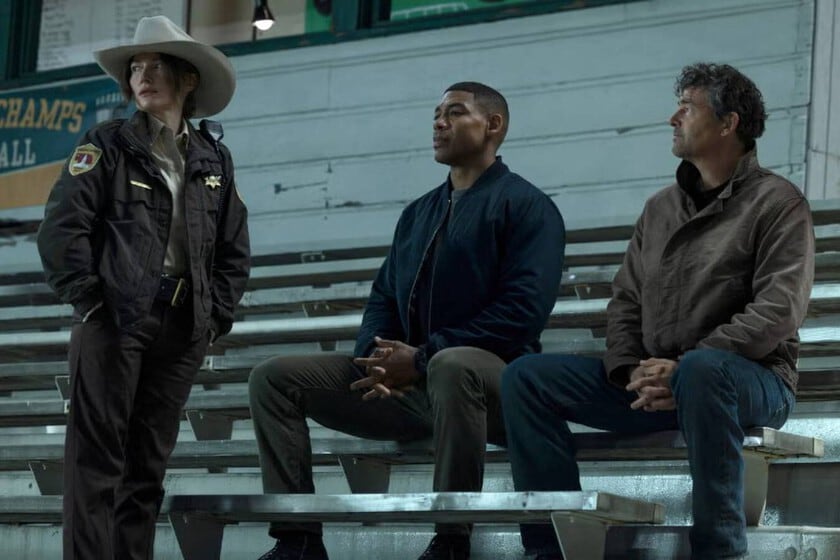 "Linternas" se instala en HBO Max con estética de western y pesquisa policial en lugar de aventura galáctica