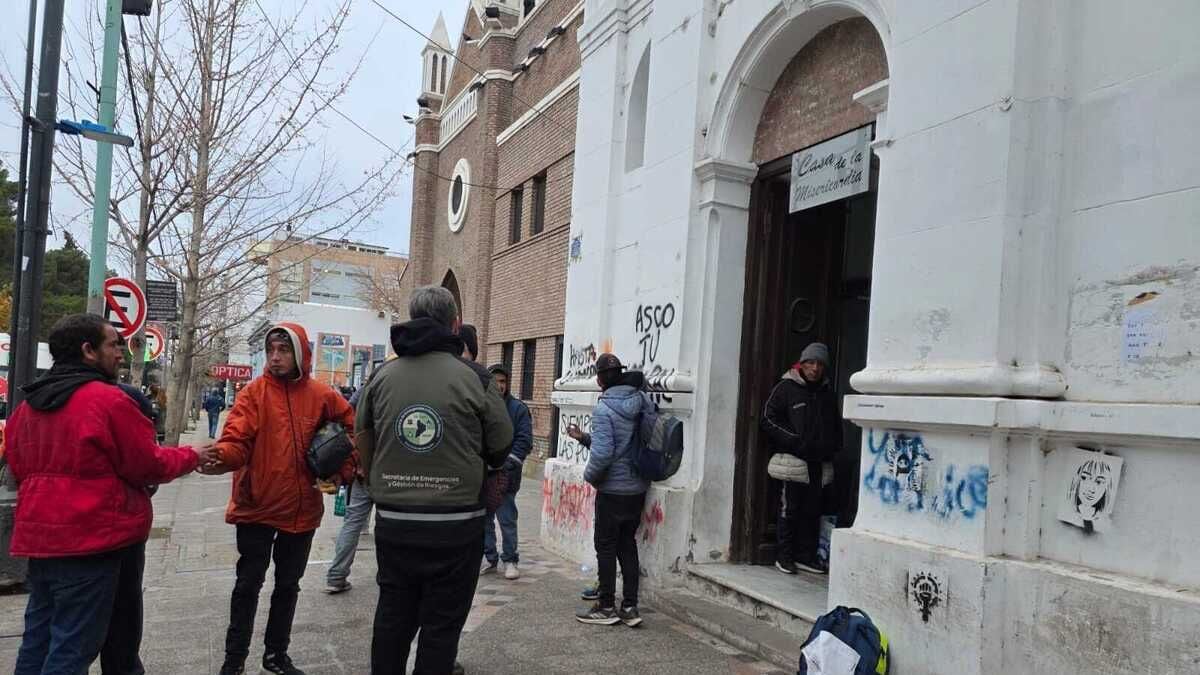 El parador nocturno de Neuquén se rearma para no cerrar en primavera y empezar a reinsertar