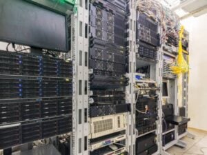 La inteligencia artificial come luz: el otro colapso silencioso de Estados Unidos