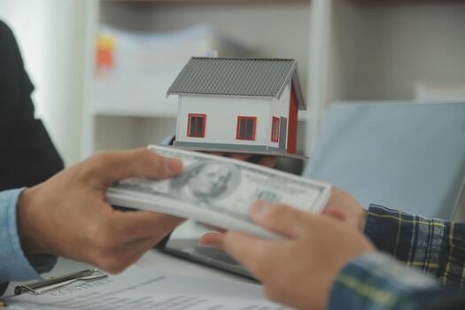 Créditos UVA: con una cuota inicial de 865.098 pesos, el ingreso familiar requerido supera los 3,4 millones mensuales