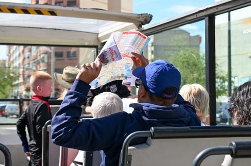 Neuquén mueve turistas sin cobrar un peso: la radiografía del sistema de transporte gratuito que ya llevan casi 23.000 personas