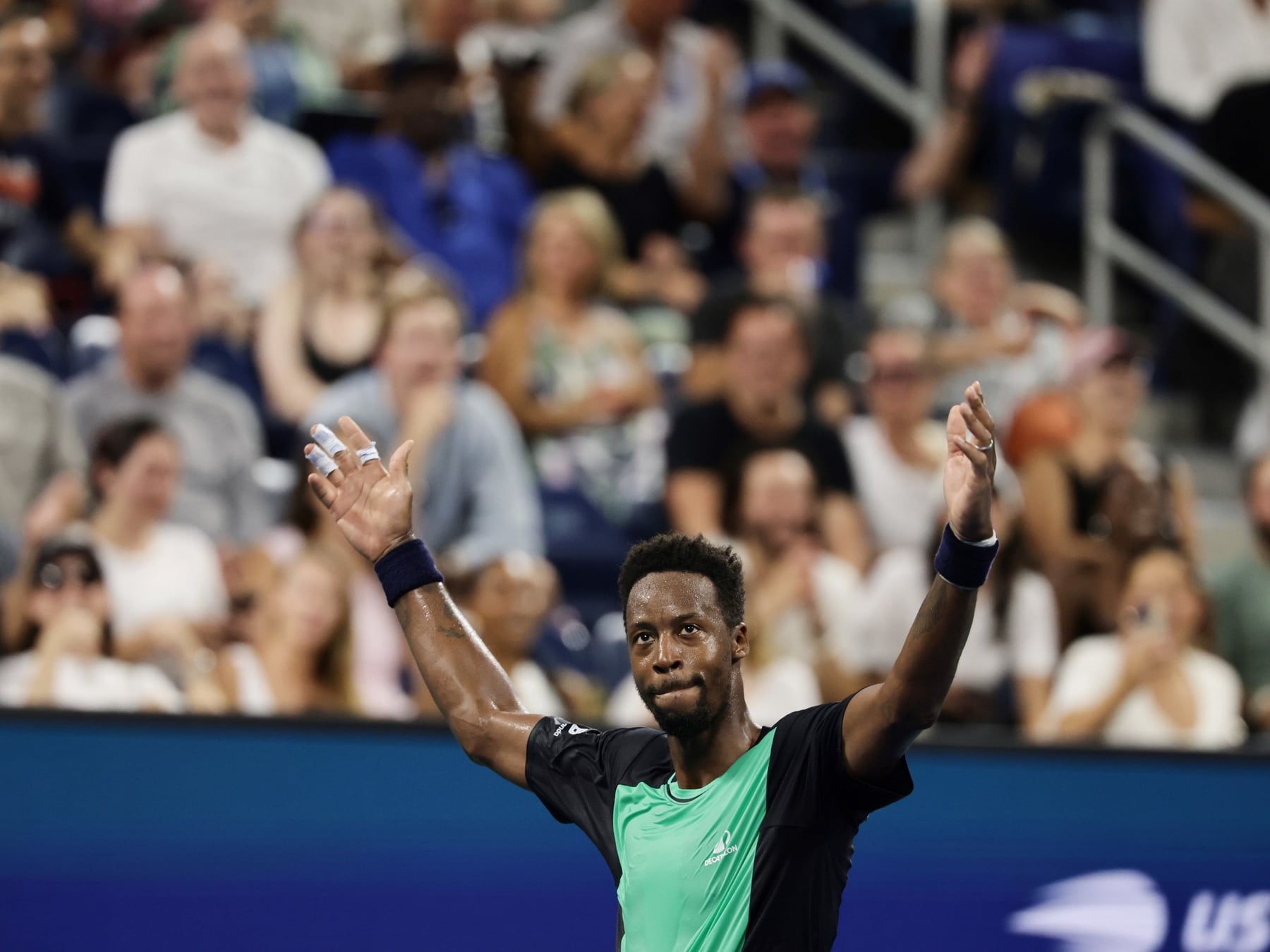 El último saque de Monfils en Flushing Meadows: el showman francés se despidió entre aplausos y un video en su honor