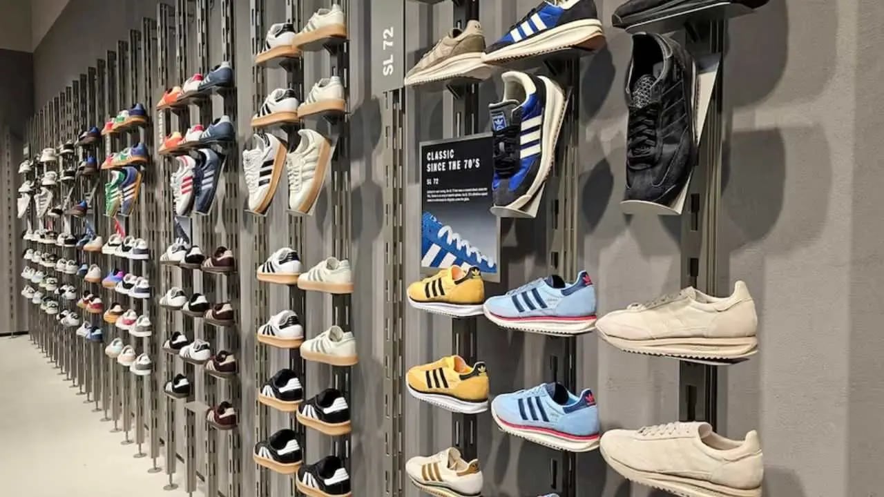 Adolfo Domínguez lanza liquidacion de calzado con rebajas de hasta 50% y financia en hasta nueve cuotas sin interes