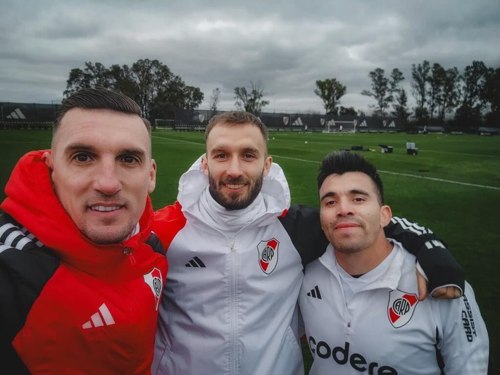 River venció a Independiente Rivadavia 3-1 en el Monumental y encadenó cuatro fechas sin perder