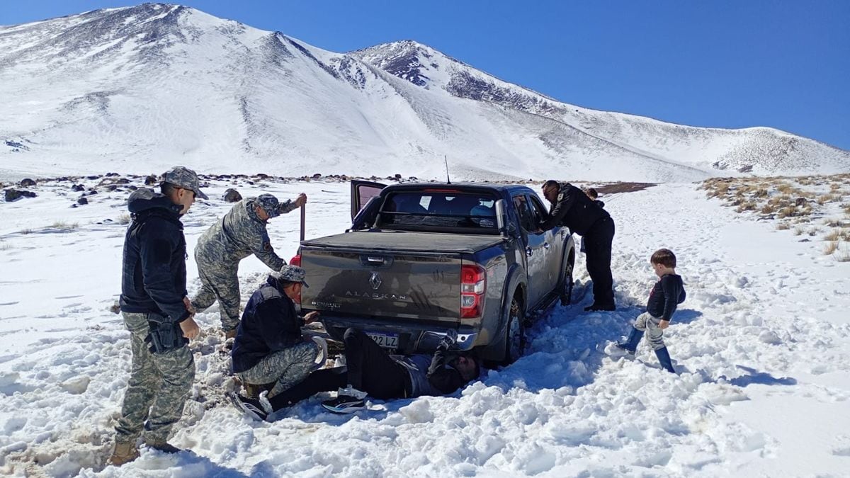 Sabrina caminó 15 kilómetros en la nieve para salvar a su familia varada en la cordillera neuquina
