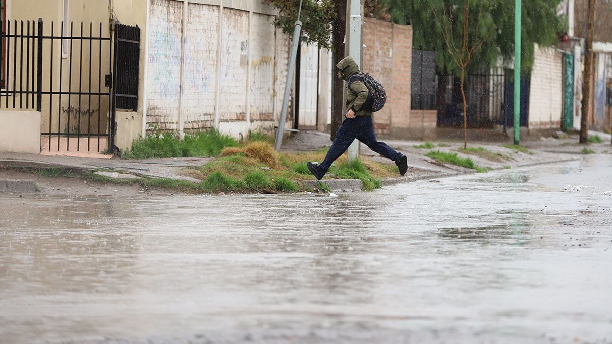 Nieve y lluvia en Neuquén: qué localidades están bajo alerta y cómo prepararse para circular sin sobresaltos