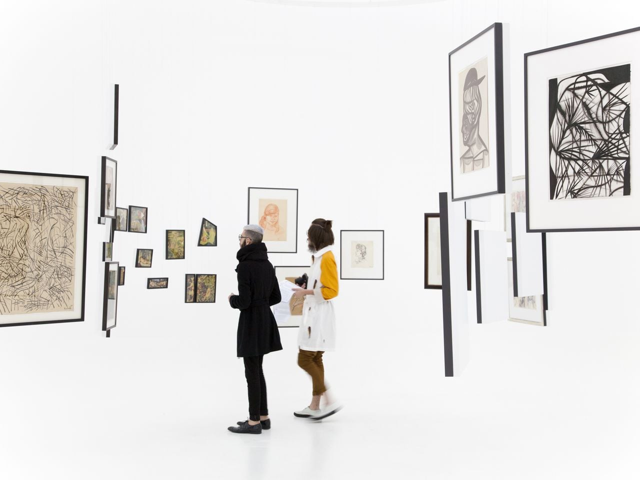 Una remera, un tapado, un documento: la moda argentina se exhibe como archivo vivo en el Museo de Arte Moderno