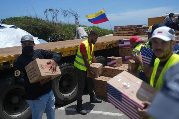 De Neuquén a Caracas: la cruzada silenciosa de un hombre de Cruz Roja que cumplió un último deseo y no quiso detenerse