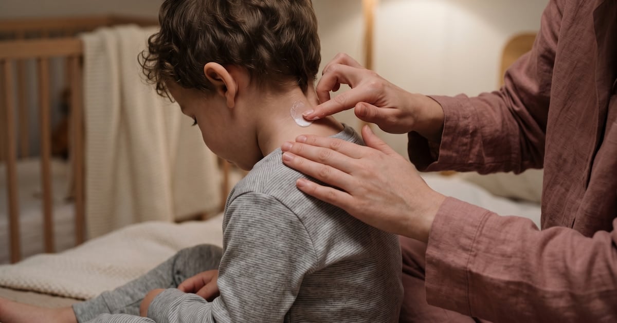 Dermatitis atópica: cuando el bolsillo decide si la picazón se trata o se aguanta