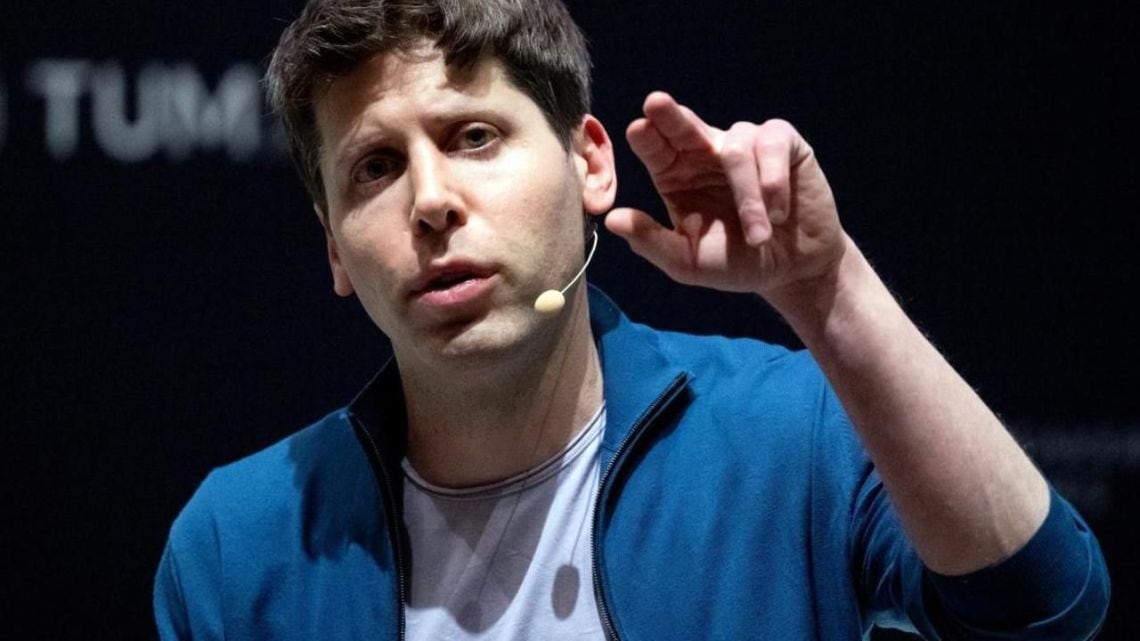 Sam Altman marca la cancha: o controlamos la IA, o ella nos controla a nosotros