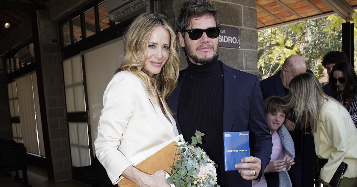 Julieta Prandi y Emanuel Ortega dieron el sí civil en San Isidro: 36 testigos, cero sorpresas y una boda a la medida