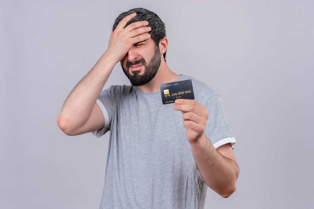 Pagar el mínimo de la tarjeta de crédito: por qué la deuda sigue creciendo aunque la cuenta quede al día