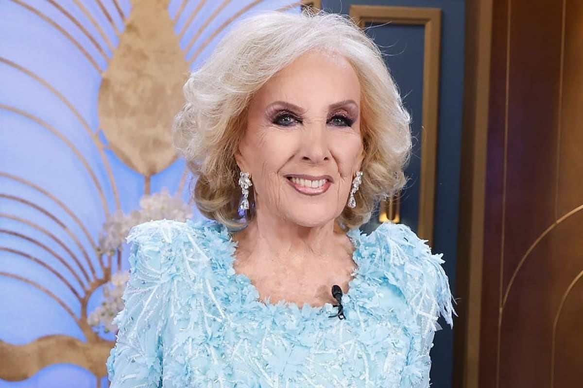 Juana Viale vuelve a reemplazar a Mirtha Legrand mientras la conductora completa la recuperación de una bronquitis