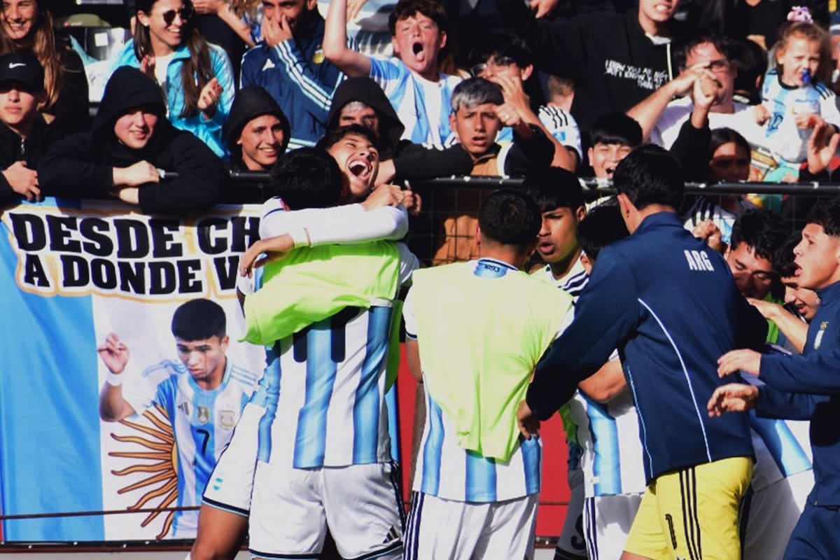 Argentina selló la clasificación sobre la hora y va por Chile en semifinales del Suramericano Sub 19