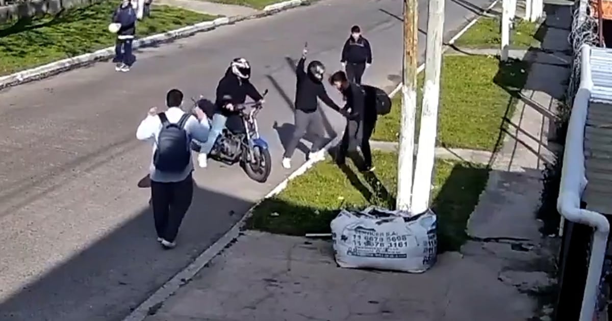 Investigan un asalto a adolescentes con autismo en González Catán: dos motochorros armados y un disparo al aire