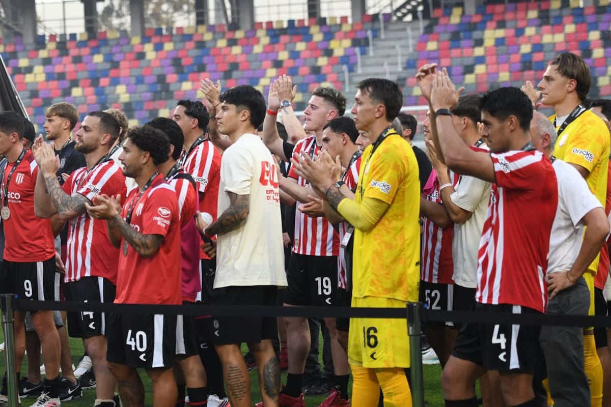 Rosario Central se quedó con la Supercopa Internacional en una final atravesada por el VAR, los reclamos y los empujones