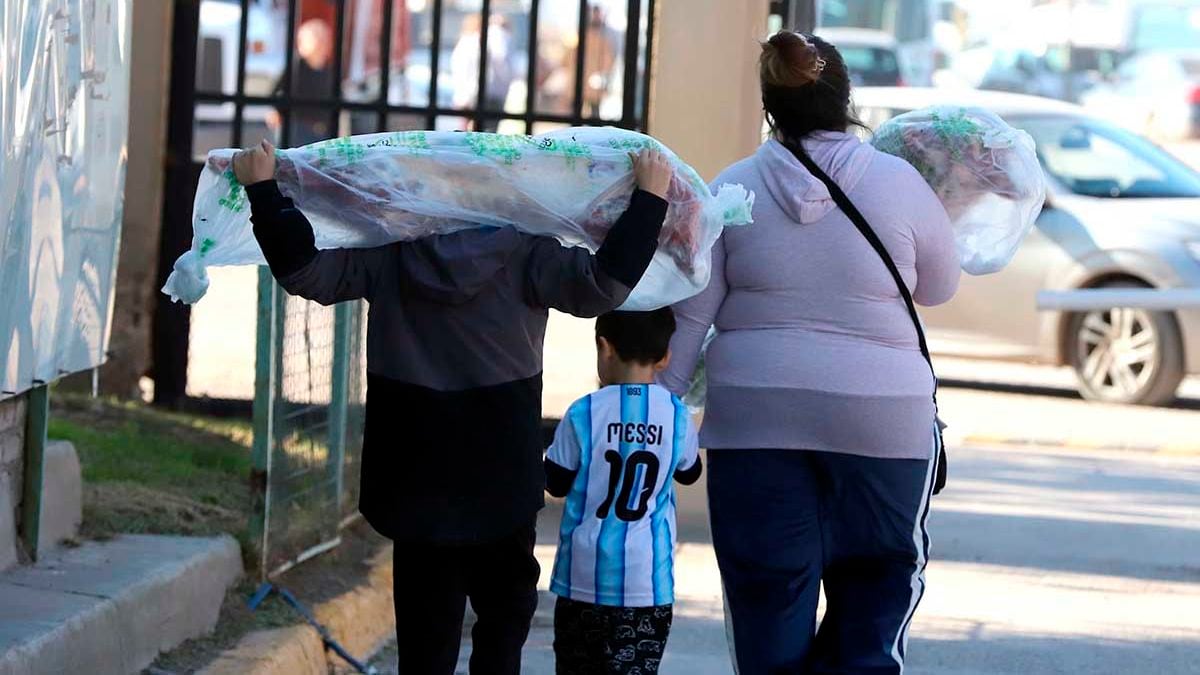 Chivito del norte neuquino y trucha patagónica: la propuesta que se suma a las ofertas del Mercado Concentrador