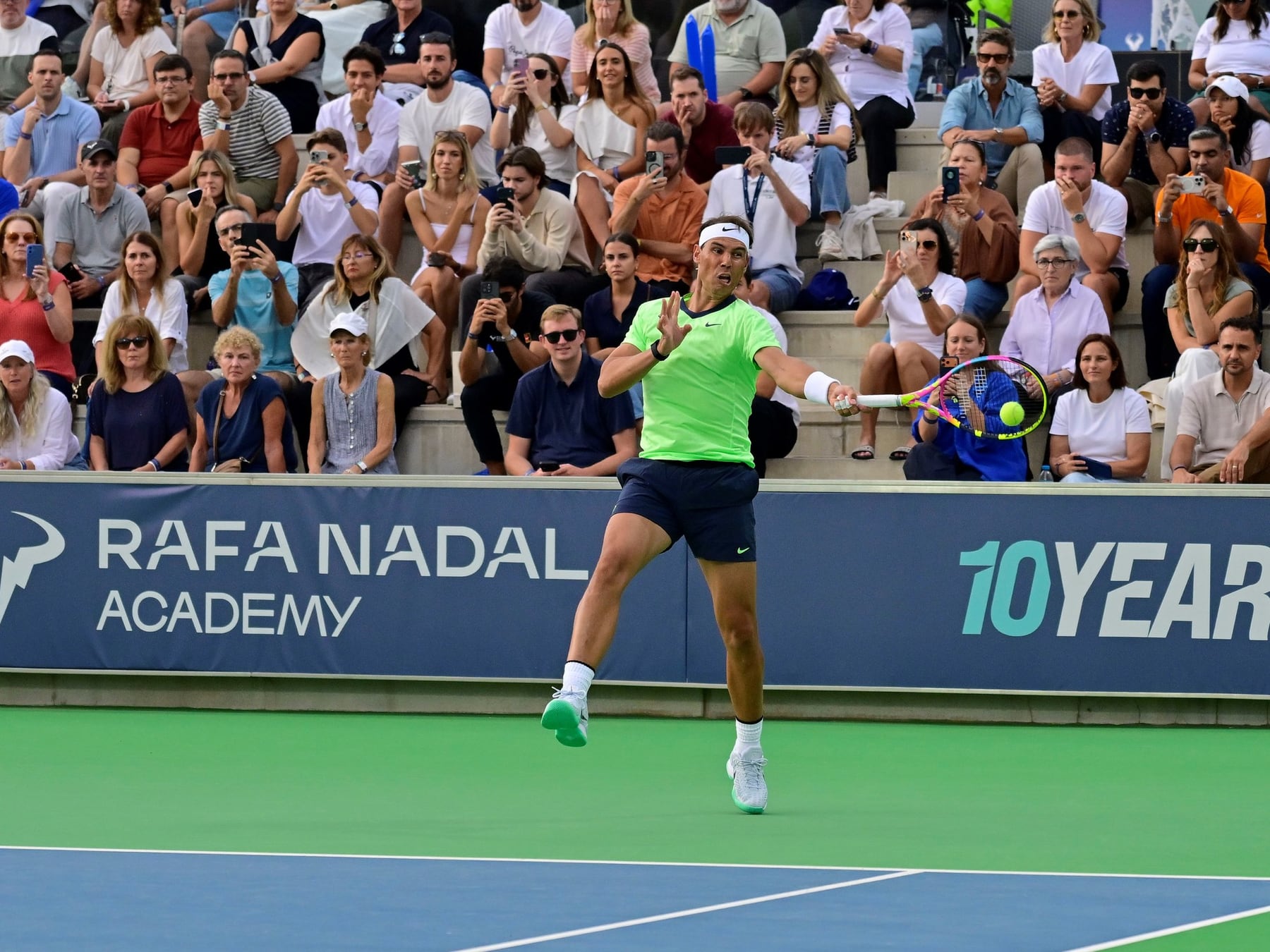 Nadal volvió a competir 683 días después y festejó el décimo aniversario de su academia