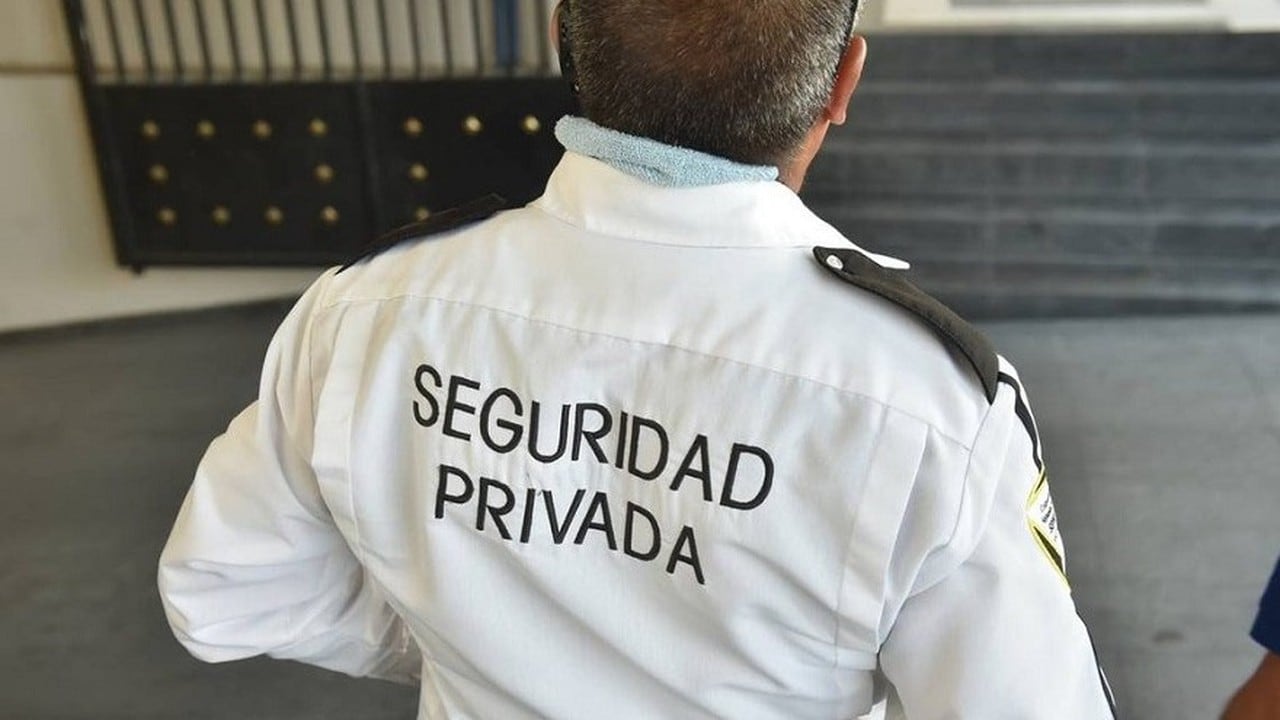 Sueldo de vigilador privado en octubre: cómo se compone el total de $1.838.200 y qué cambios se vienen