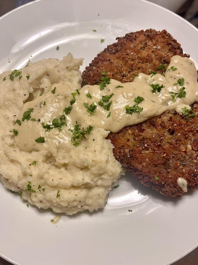 Pachu Peña se fue de MasterChef con una milanesa cruda, con film y cara de payaso