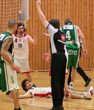 Instituto le ganó a Ferro en una noche de más de cincuenta minutos y tres tiempos extra en el marcador