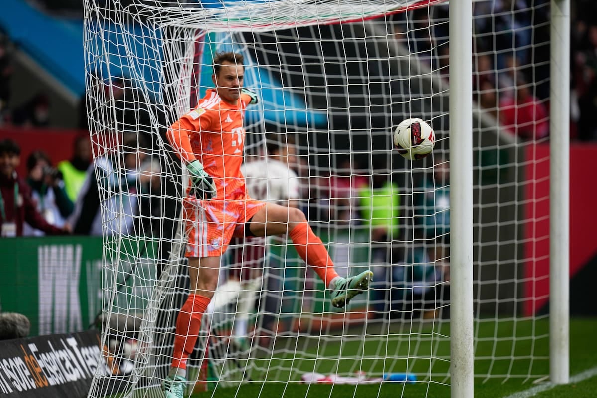 Manuel Neuer y una noche para el olvido: Bayern Munich igualó 2-2 con Augsburgo en la Bundesliga