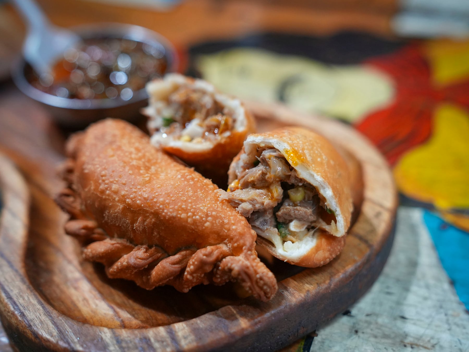 Cinco locales porteños sostienen las recetas provinciales de la empanada y se posicionan entre los más valorados por sus clientes