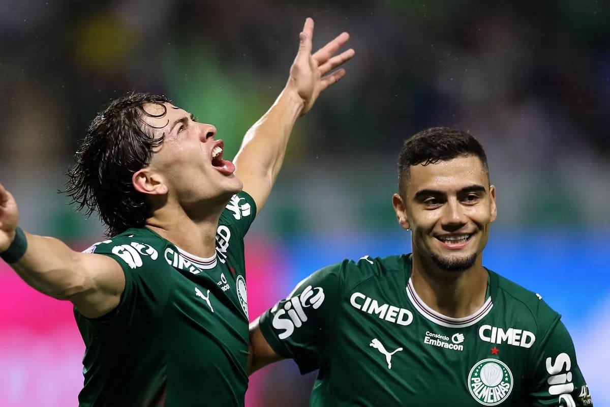 La tarde soñada de Giay: doblete, goleada a Corinthians y debut de Seedorf en el banco