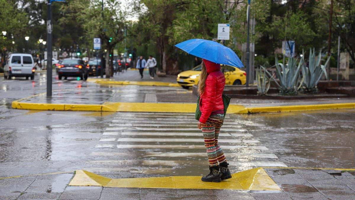 Neuquén bajo alerta naranja: seis departamentos se preparan para una jornada de tormentas severas