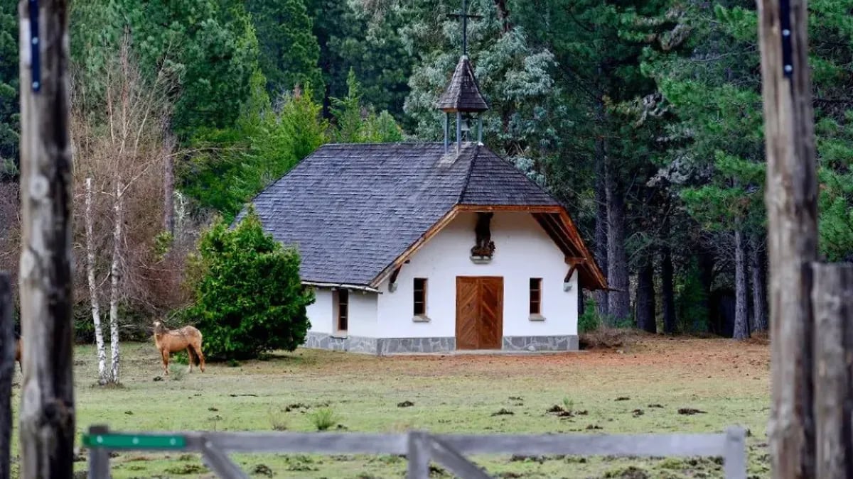 La Capilla San Jorge, el legado alpino de un príncipe alemán que sobrevive entre las lengas de Meliquina
