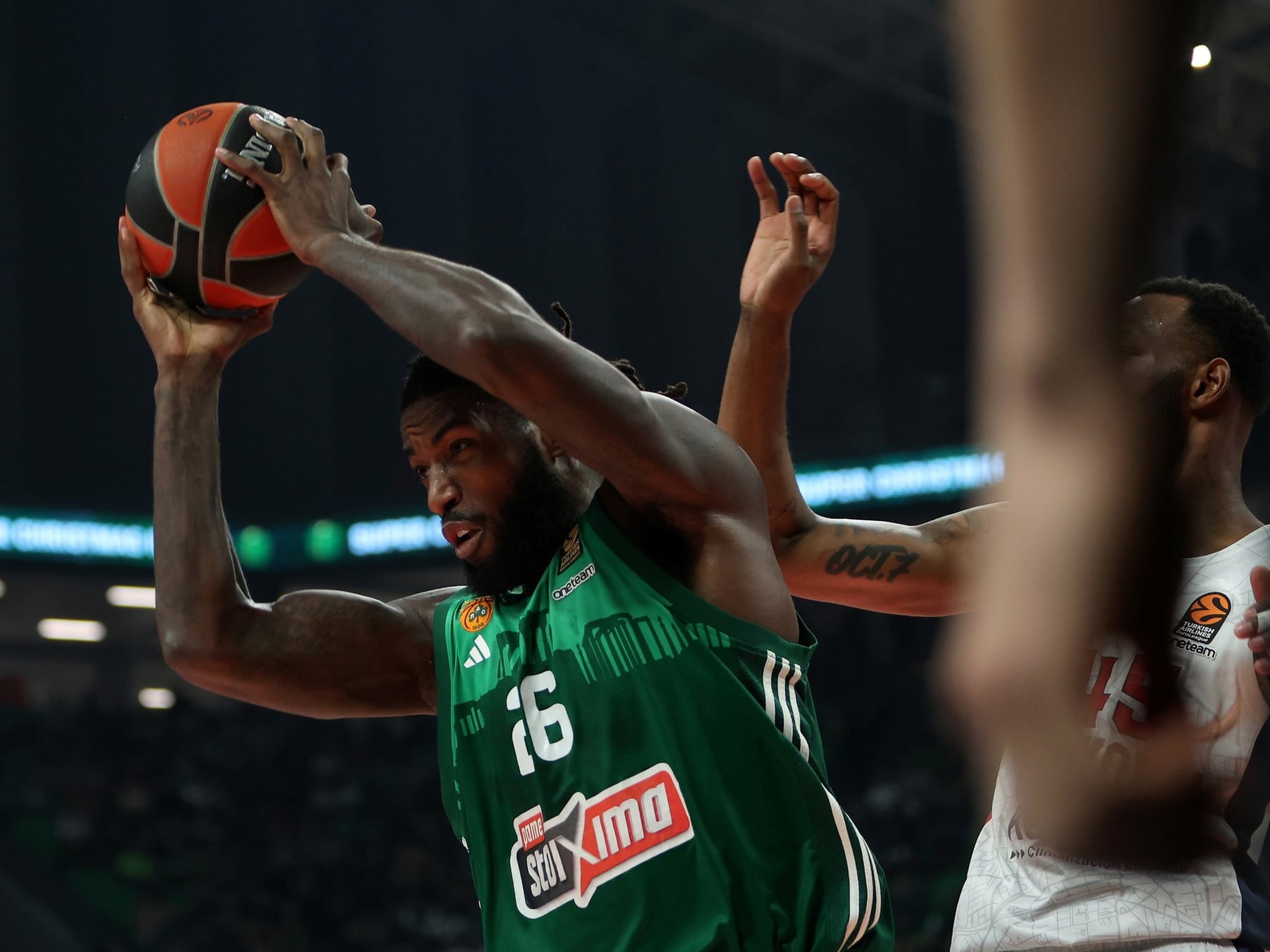 Detuvieron al presidente de la Federación de Básquet de Grecia y a cuatro árbitros en una causa por arreglo de partidos que sacude al deporte helénico