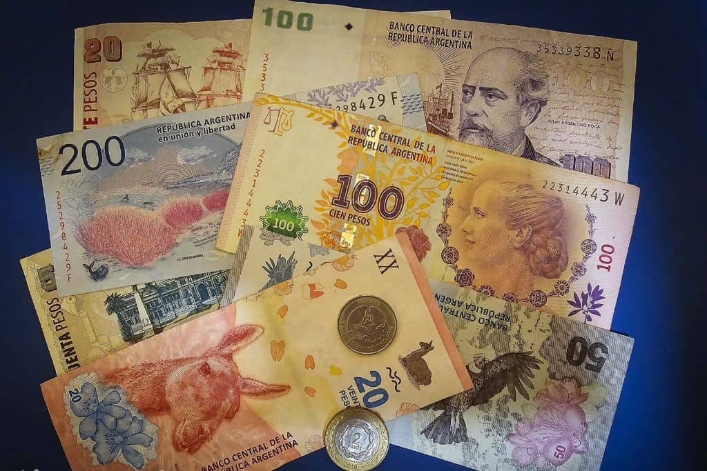 El dólar arranca el lunes sin de precio y la inflación mensual sube al 1,9%
