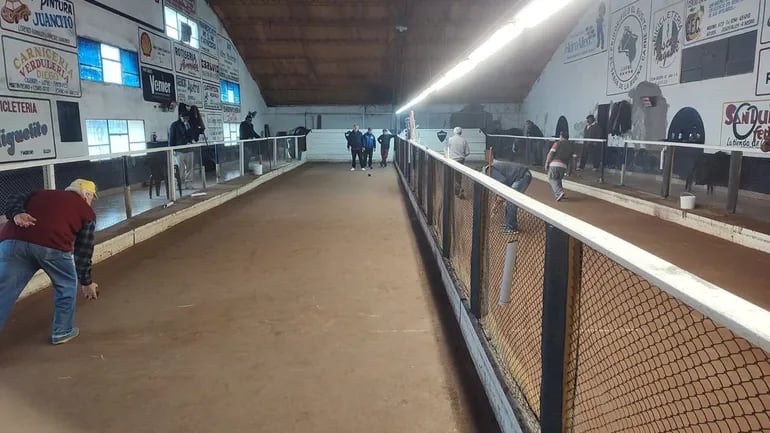 Chau bochas: polémica por el cierre de una de las últimas canchas de la región
