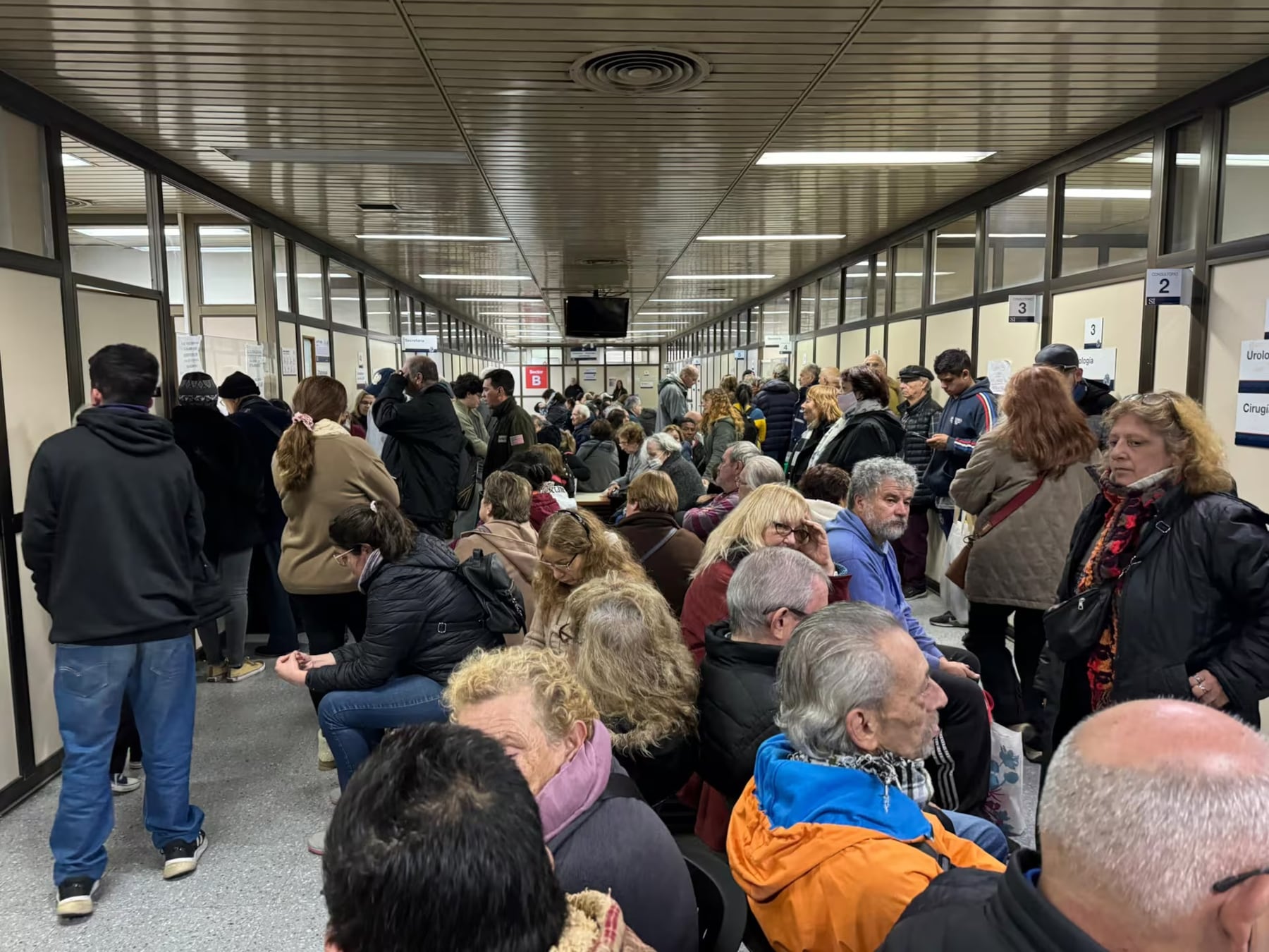 Hospitales colapsados y promesas vacías: la salud pública de San Isidro en estado crítico