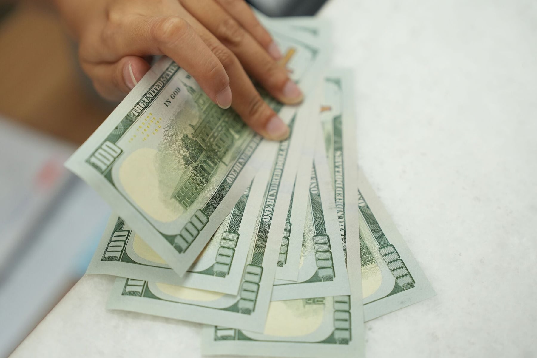 Fuerte suba de tasas para contener el dólar: hasta 4% mensual