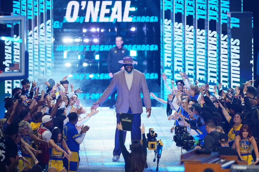 Shaquille O'Neal Enfrenta a un Gorila en un Partido de los Heat en Miami