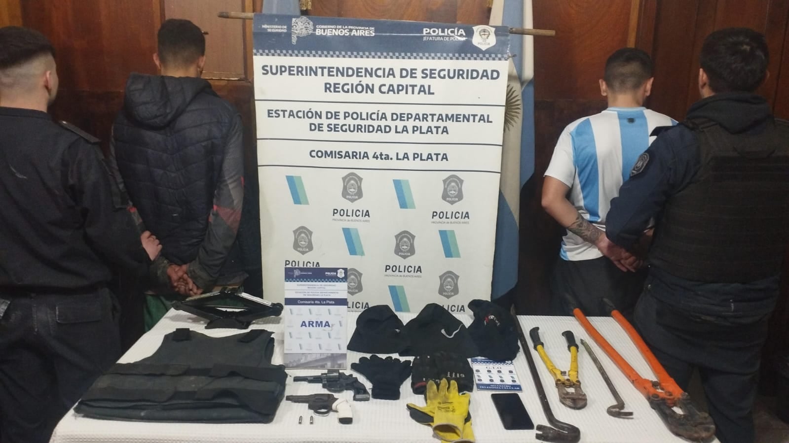 Secuestran más de $10 millones en artículos tras caída de una banda