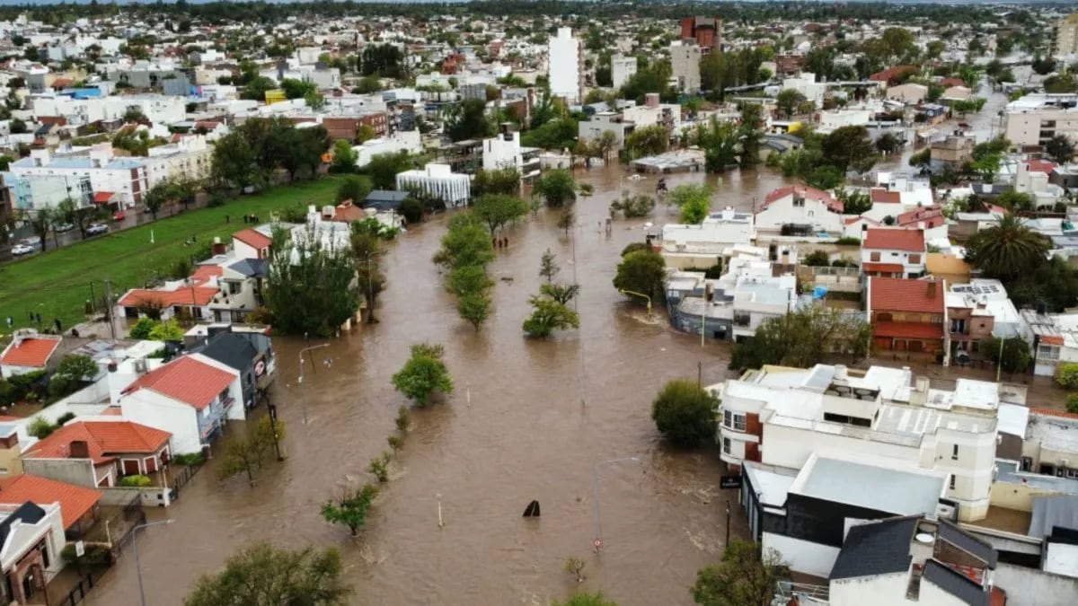 Subsidio por inundaciones: quiénes pueden recibir los $800 mil en Buenos Aires