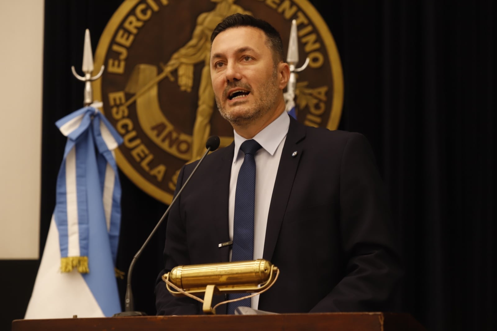 Quiénes suenan para reemplazar a Luis Petri en el Ministerio de Defensa