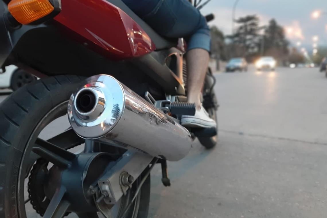 Guerra contra las motos con escape libre. La Municipalidad de Neuquén identificó a un grupo y evalúa denunciarlo