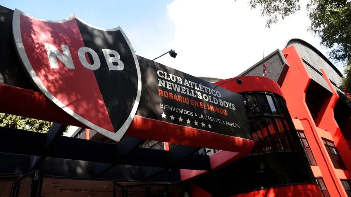 ¿Por qué la FIFA prohibió a Newell’s sumar refuerzos por 18 meses?