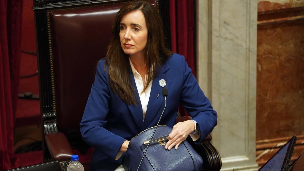Villarruel pide devolver mobiliario y equipos antes del recambio en el Senado