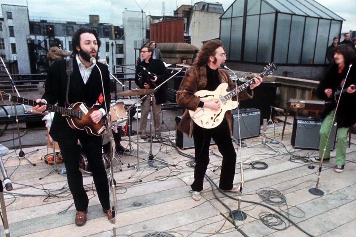 Los Beatles en la terraza de Apple: por qué hay que mirar a McCartney casi todo el tiempo