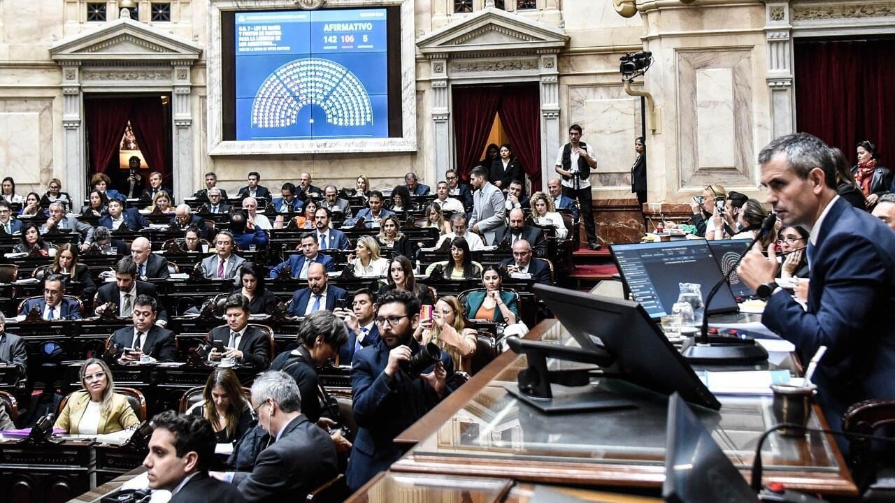 Diputados avanzan en la suspensión de las PASO mientras surge una opción para Ficha Limpia