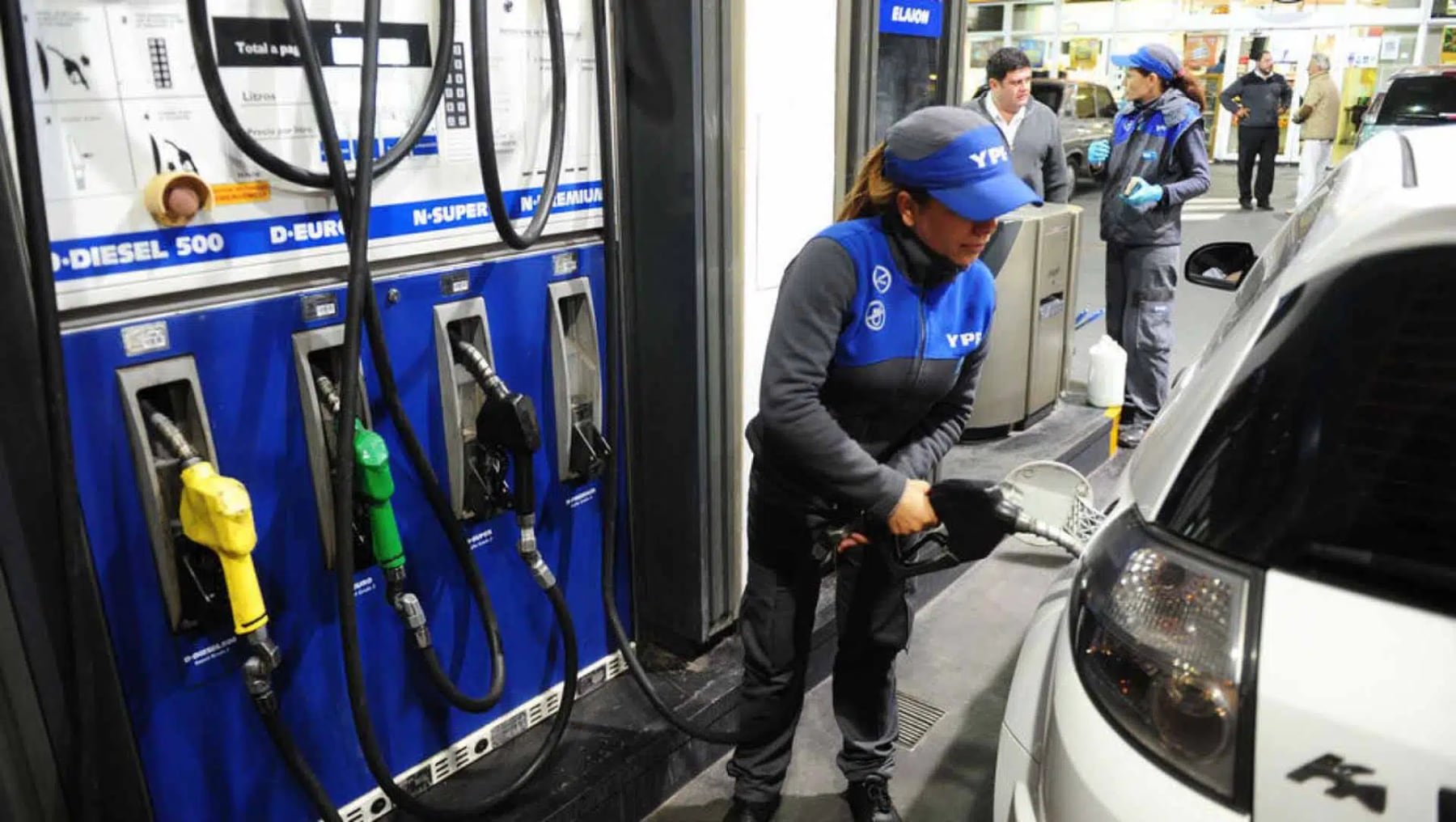 Aumento de la nafta en Neuquén: cómo quedaron los precios y cuánto cuesta llenar el tanque