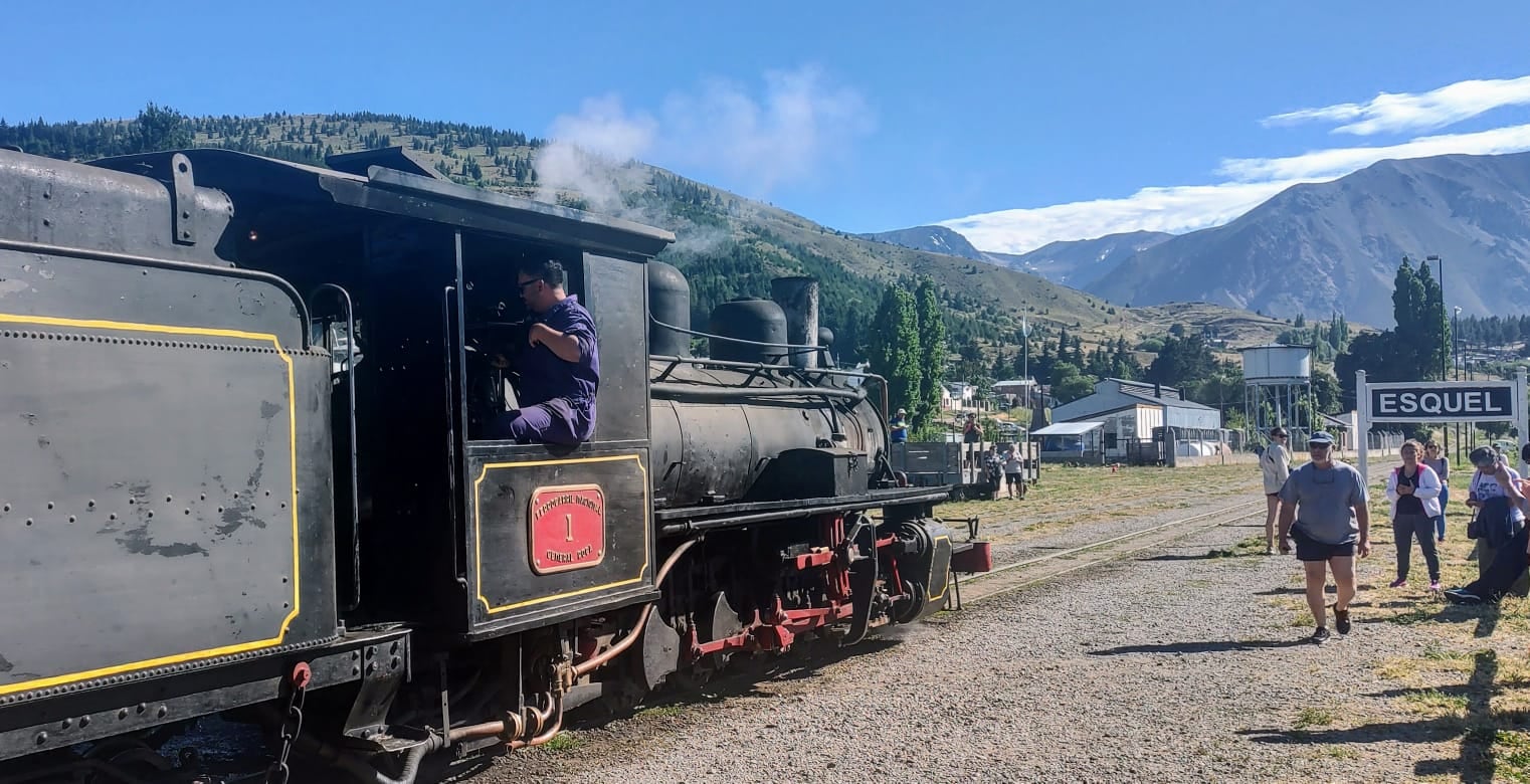 La Trochita está de regreso: viví la experiencia del viaje más esperado en la estepa rionegrina.