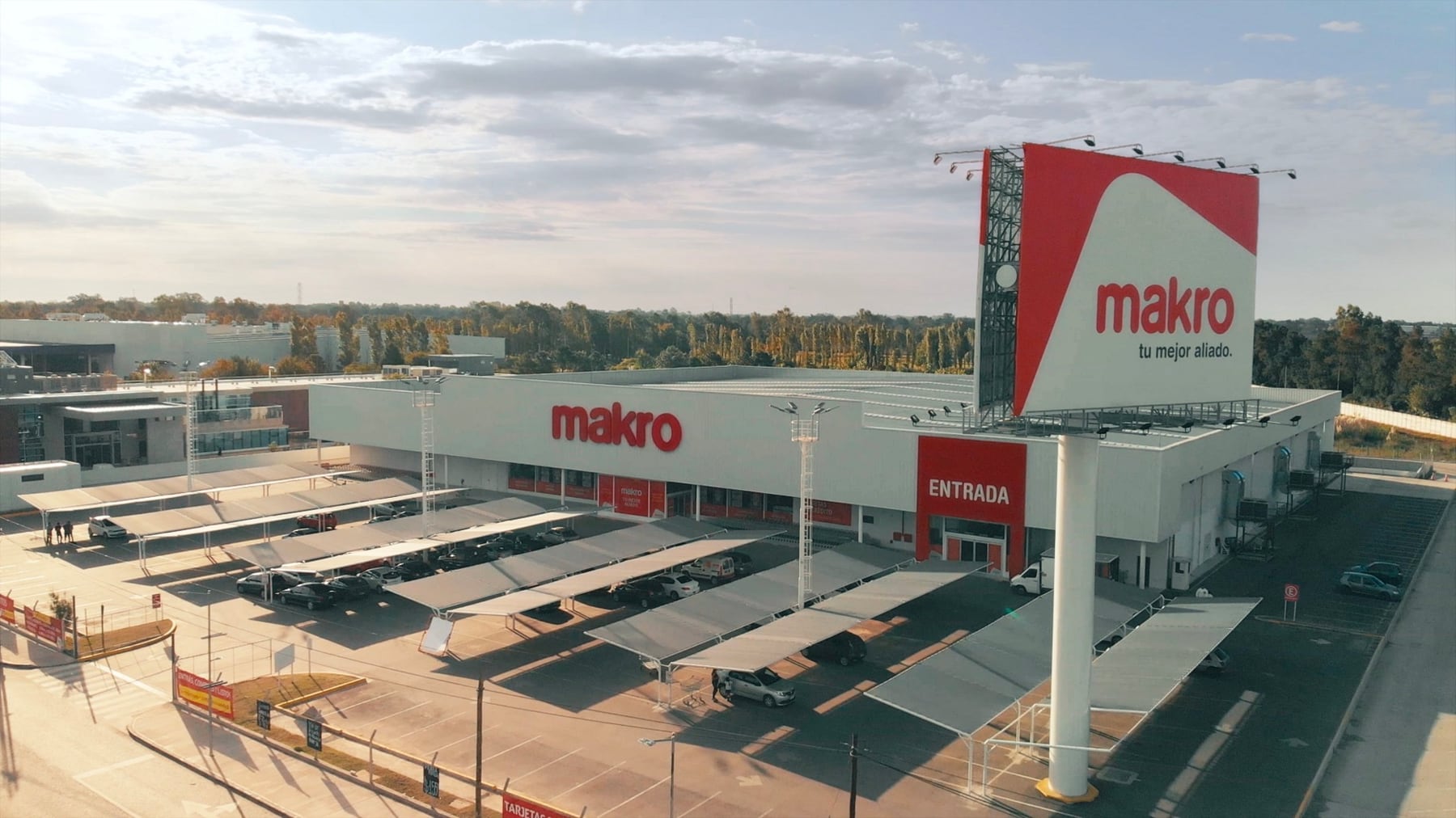Cencosud compra Makro y expande su presencia en Argentina