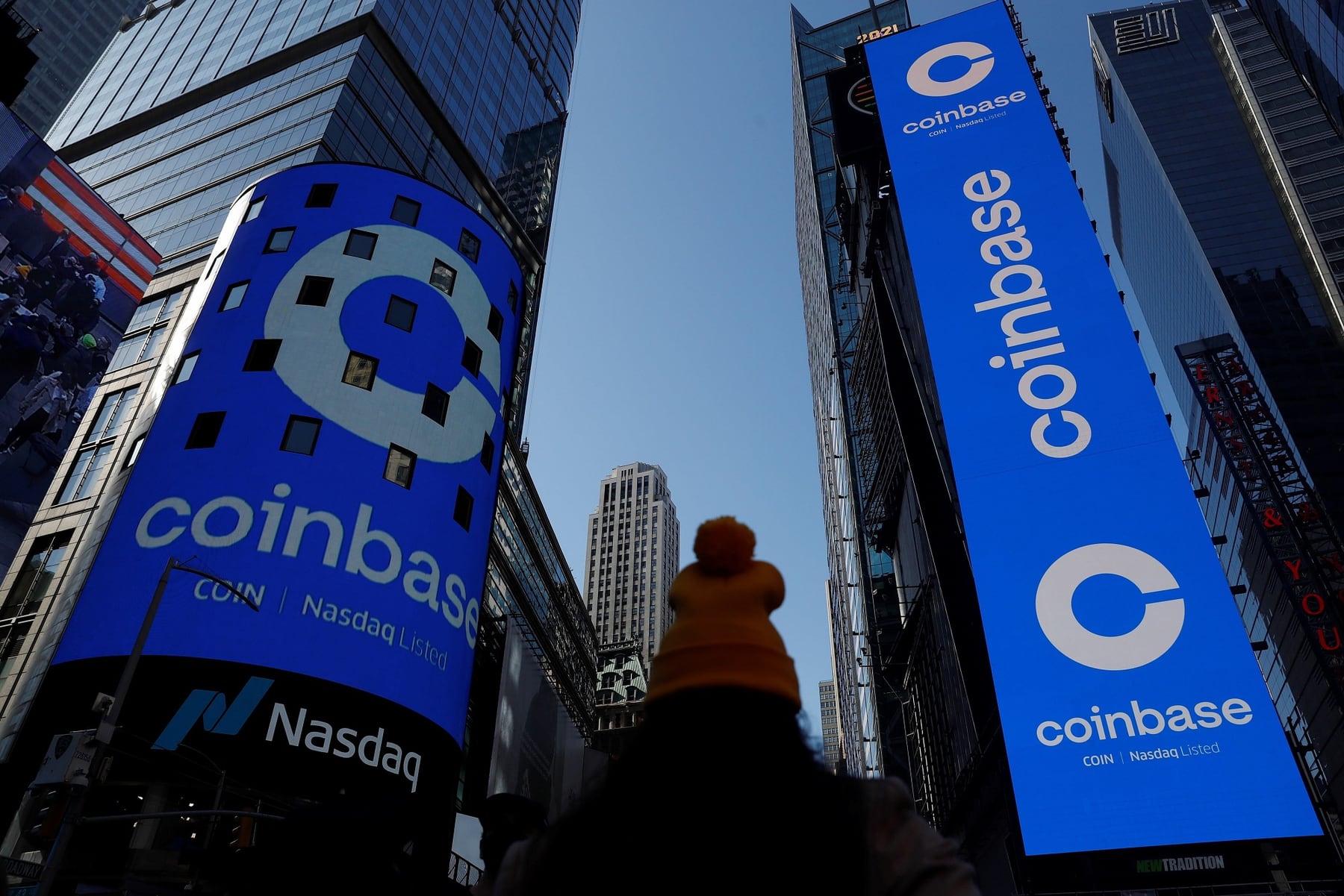 Coinbase reconsiderará su proceso de aprobación para nuevas memecoins
