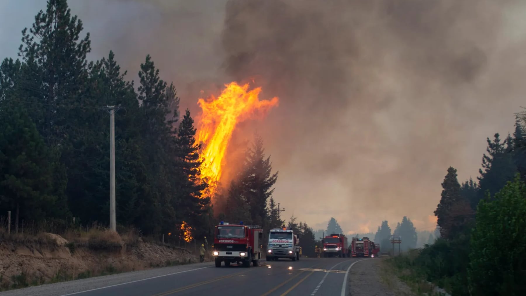 El Bolsón en llamas: identifican a los autores del incendio, pero logran escapar