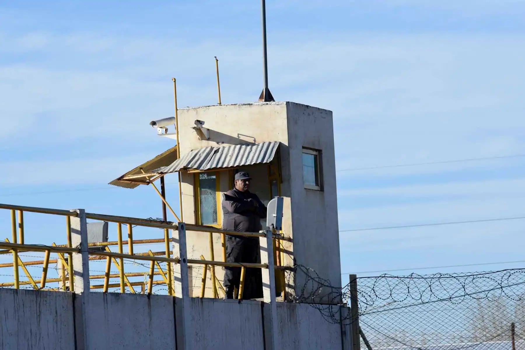 Emergencia carcelaria: la defensa pública exige un cupo en comisarías